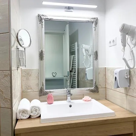 Gesztenye Panzió Alojamento de Acomodação e Pequeno-almoço